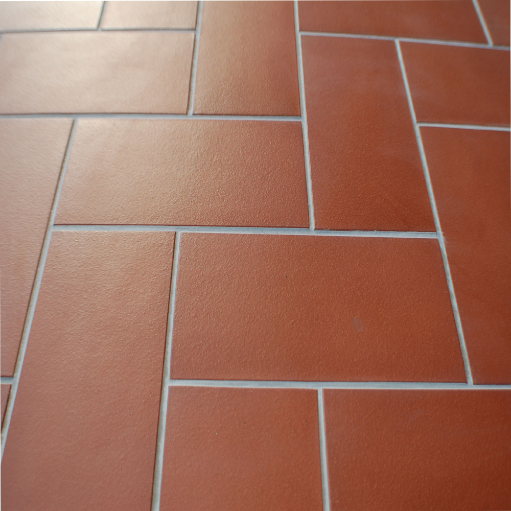 Come pulire il pavimento in klinker con un ingrediente naturale Metodo migliore per pulire pavimenti