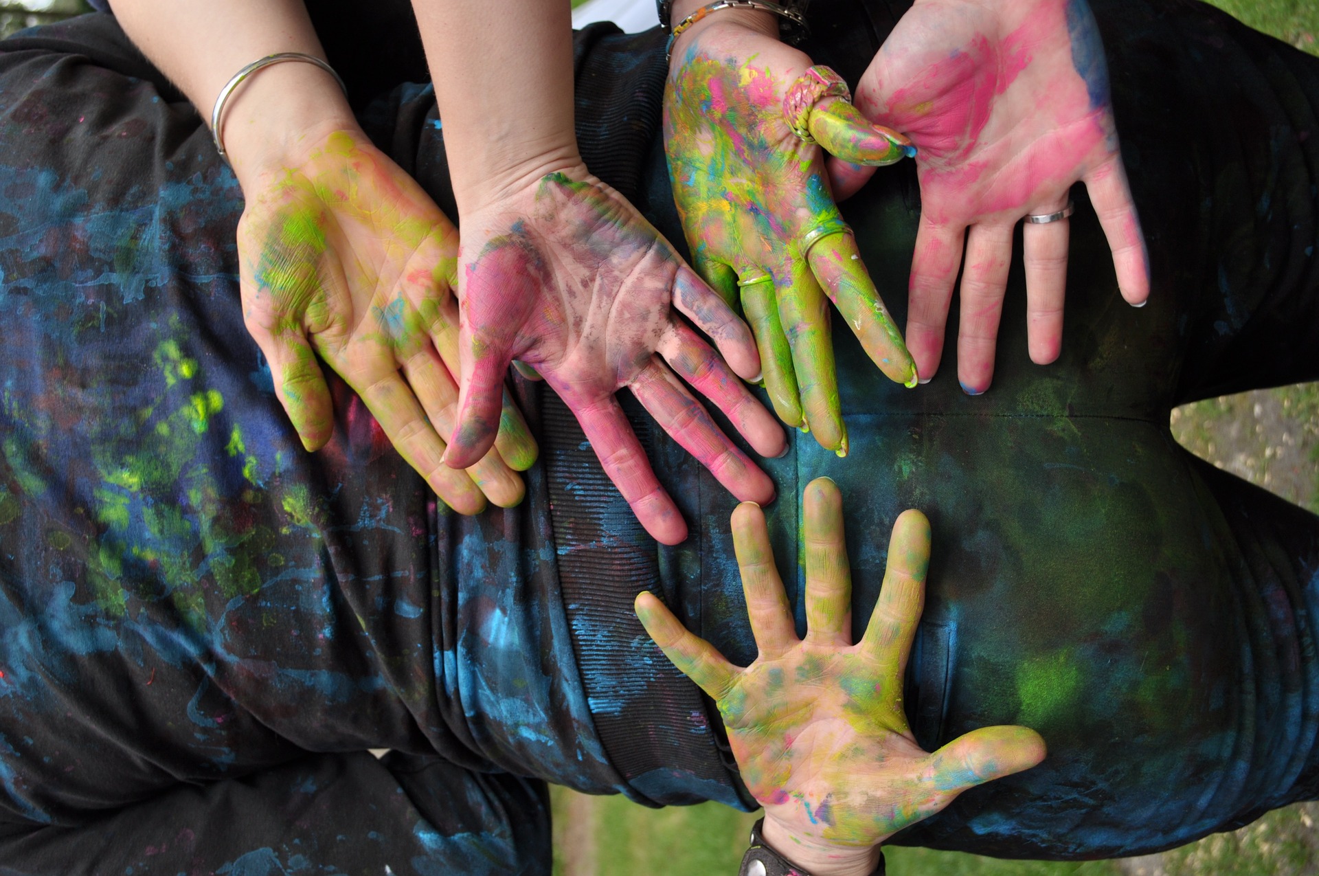 Come Pulire Le Macchie Di Pittura In Acrilico Dai Vestiti