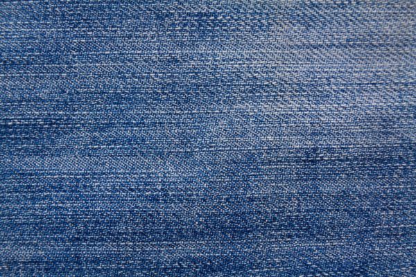 Come pulire le macchie di olio fresco dai jeans
