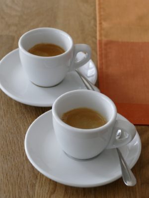 macchie di caffè fresche tovaglia colorata