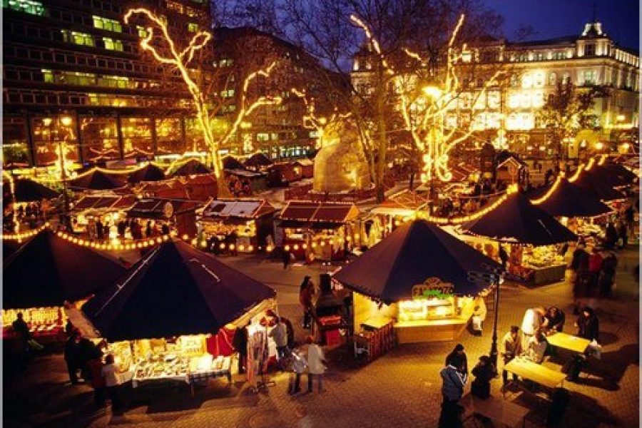 1289841098mercatino_budapest.jpg