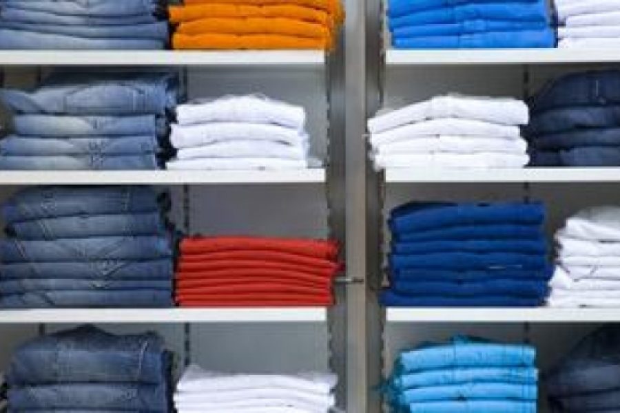 TARME NEI VESTITI: COME ALLONTANARLE DAL GUARDAROBA