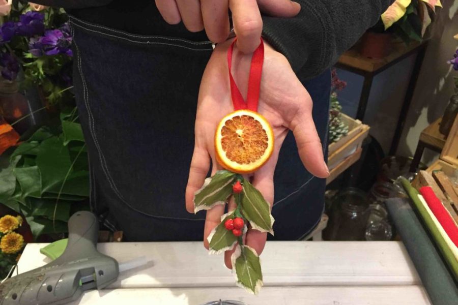 addobbi natalizi in carta crespa agrifoglio